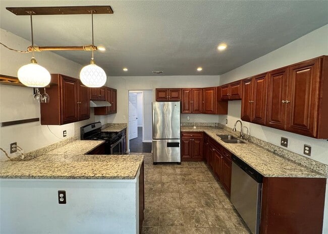 Building Photo - 1402 Mardell St