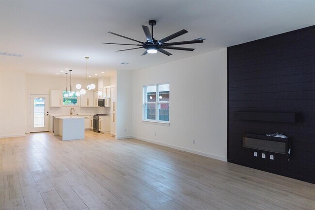 Building Photo - 509 Beechwood Way