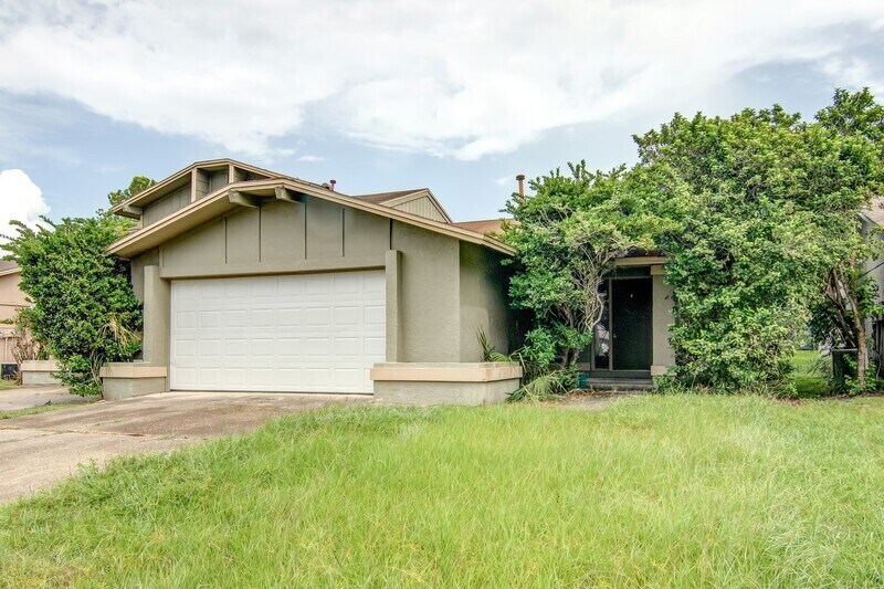 Foto principal - 208 Perth Ct