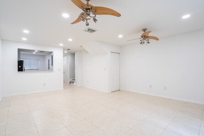 Building Photo - 6619 Winfield Blvd