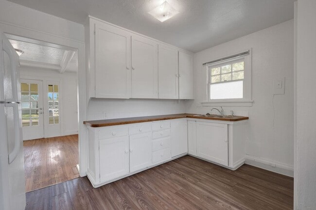 Building Photo - Spacious 4BR House in Greeley