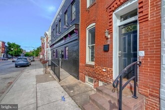 Building Photo - 1421 Washington Blvd
