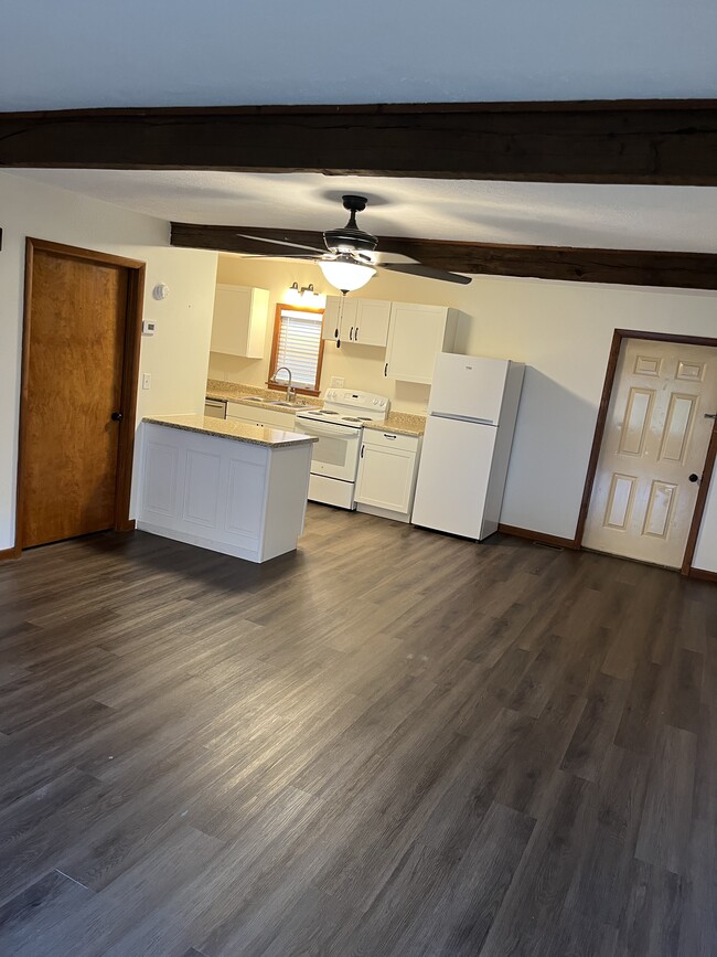 Building Photo - 1954 Graham School Rd