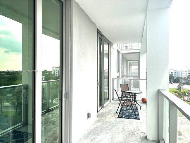 Building Photo - 2000 Metropica Wy