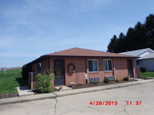 Primary Photo - 29 Plaza Dr