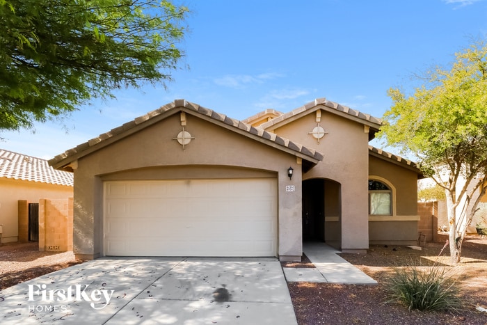 Foto principal - 25727 W St James Ave