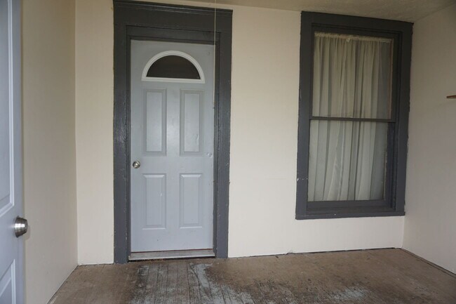 Foto del edificio - 217 E Prairie St