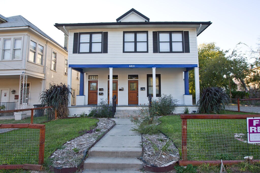 Foto principal - 2511 N Flores St