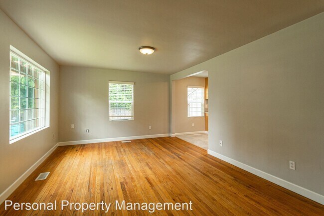 Building Photo - 2 br, 2 bath House - 2322 E 16th Street
