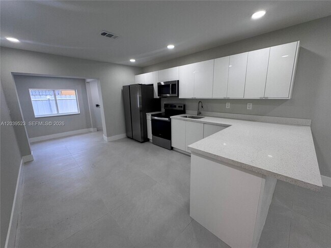 Foto del edificio - 850 NW 109th St