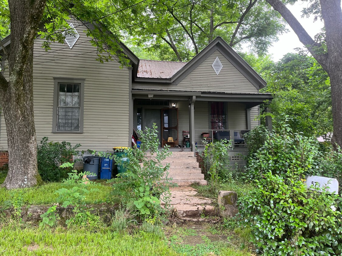 Primary Photo - 579 Pulaski St
