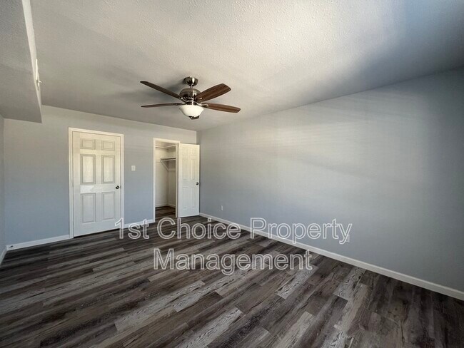 Building Photo - 4022 Ridglea Country Club Dr