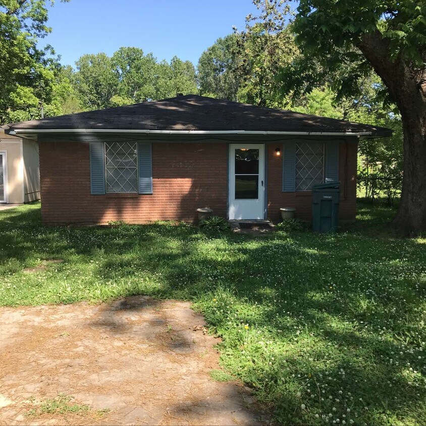 Primary Photo - 208 Tennessee St