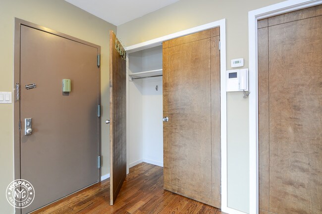 Foto del edificio - 310 Clifton Pl