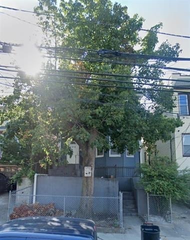 Primary Photo - 606 Grand Ave