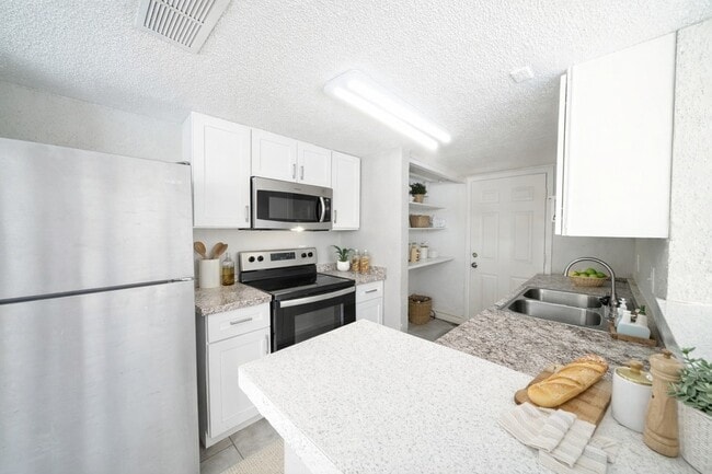 Photo - 8100 Leonora St Apartment