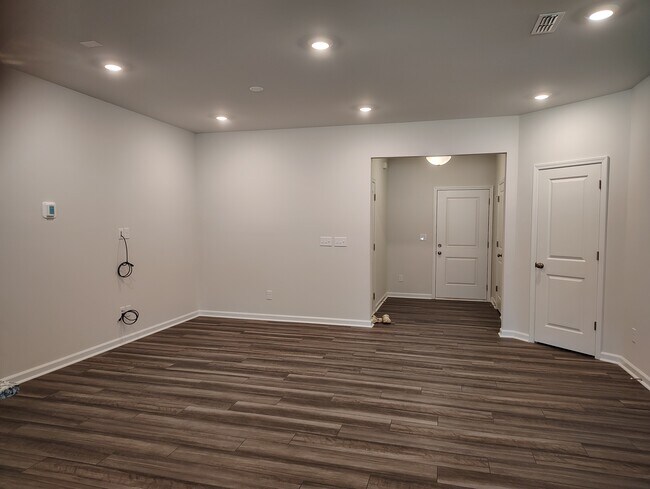 Building Photo - 928 Lampton Ct