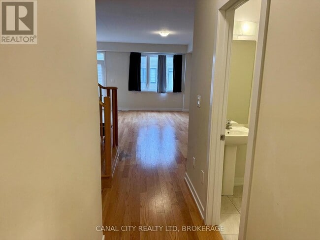 Building Photo - 6 Lavender Rd