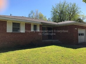 Building Photo - 516 Inwood Dr