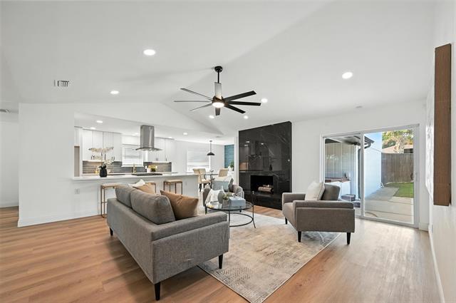 Foto del edificio - 7021 Thornwood Dr