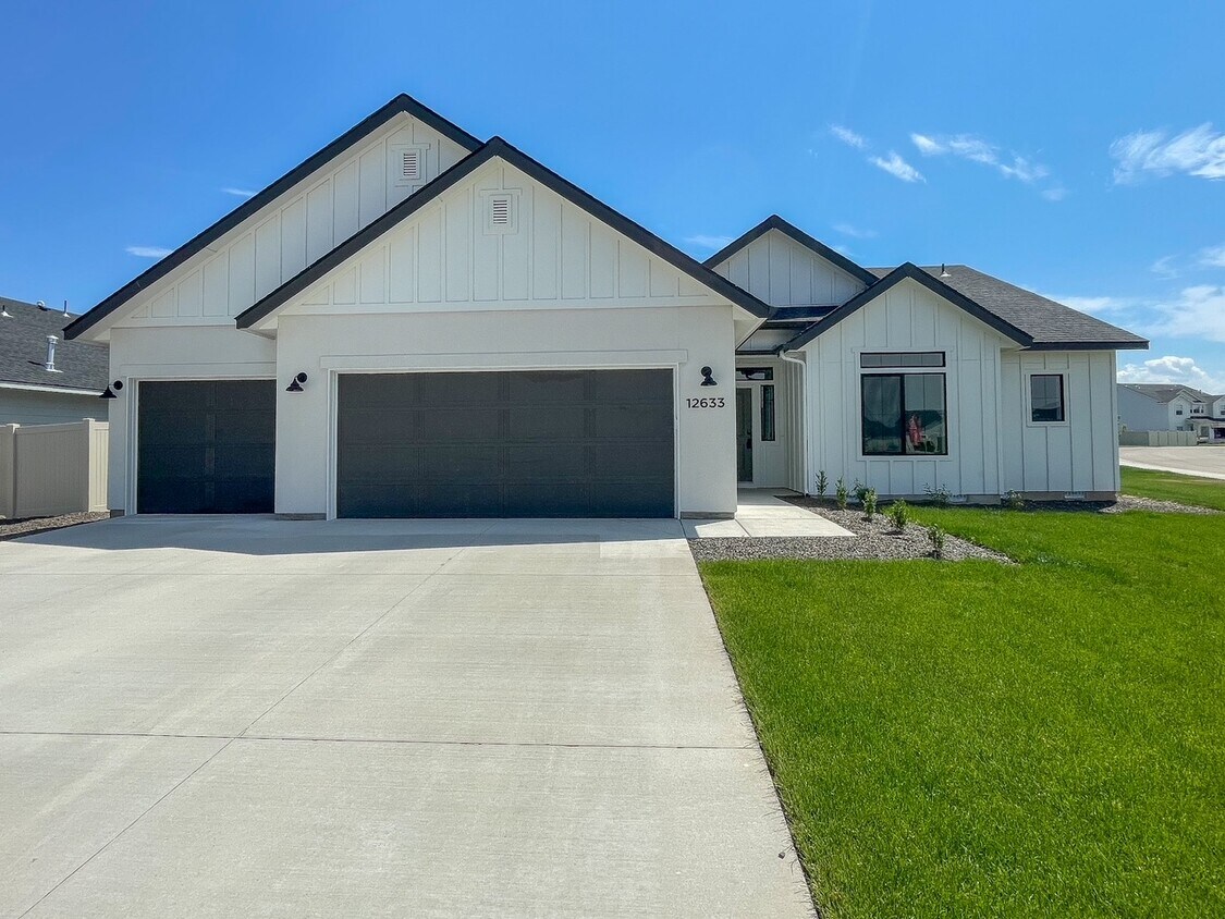 Foto principal - 12633 Dovekie St
