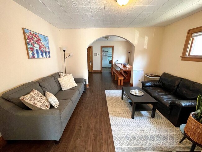Foto del edificio - 1128 Bowen Ct