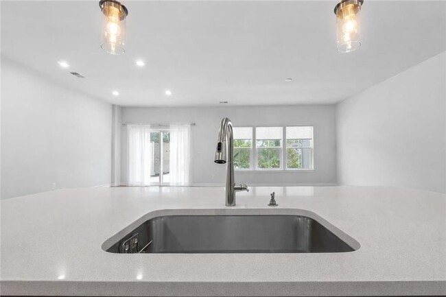 Foto del edificio - 116 Salt Lk Ln