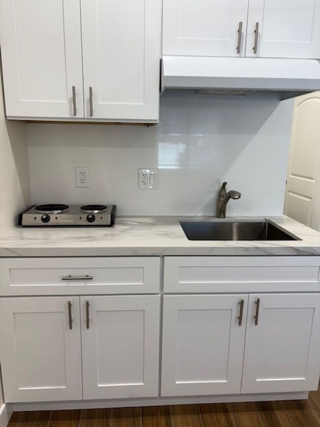 Foto del edificio - 609 Sunset Dr