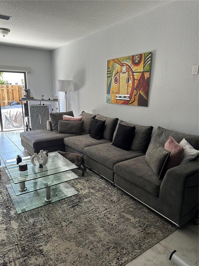 Foto del edificio - 246 NE 208th Ter