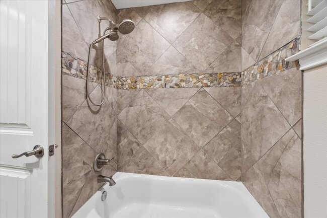 Building Photo - 3711 Manor Ln