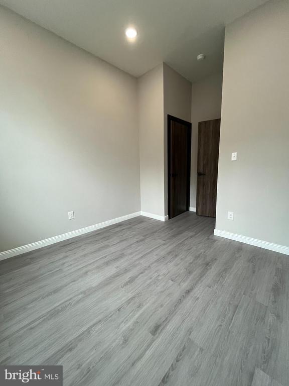 Foto del edificio - 405 N Simpson St