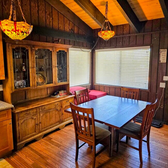 Foto del edificio - Charming 3-Bedroom + Loft Home in Shay Mea...