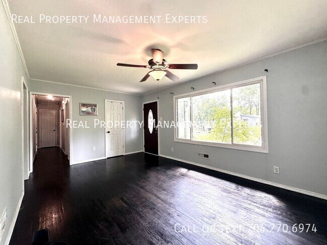 Foto del edificio - 4429 Firwood Ln