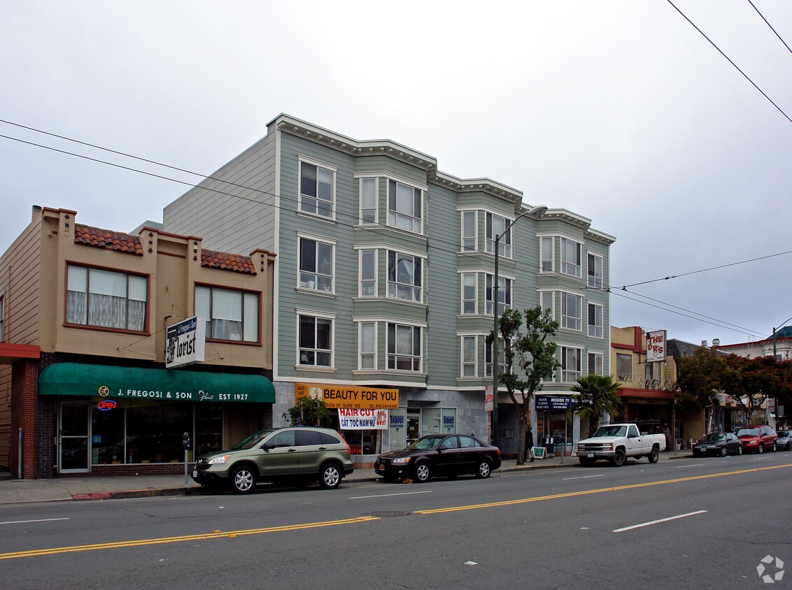 Building Photo - 4830 Mission St
