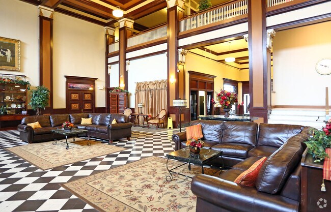 Salón social - Russell Lamson