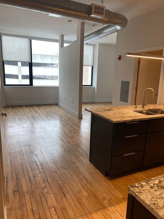 Foto principal - 200 Adams Ave
