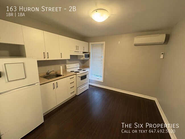 Photo du bâtiment - U OF T CAMPUS APARTMENT