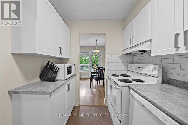 Photo du bâtiment - 158 McArthur Ave.