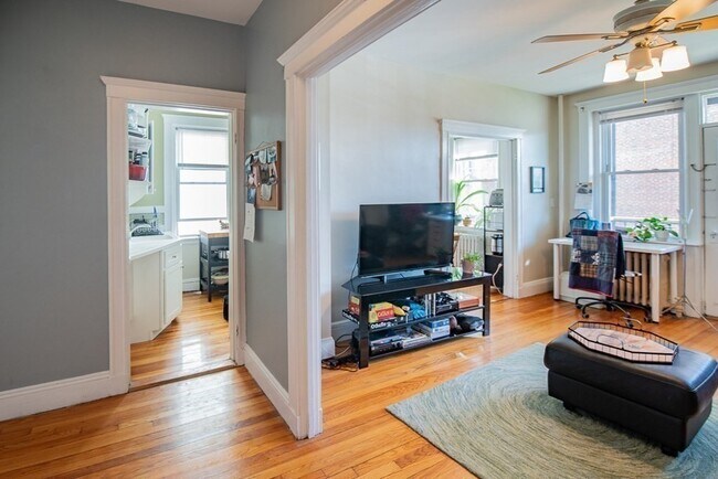 Building Photo - 246 S Huntington Ave