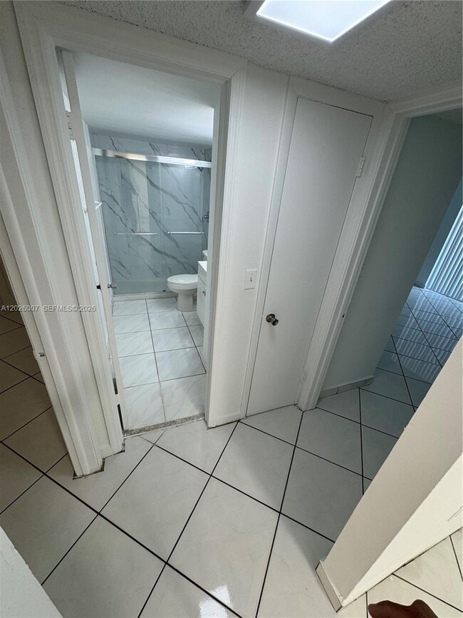 Building Photo - 1555 W 44th Pl
