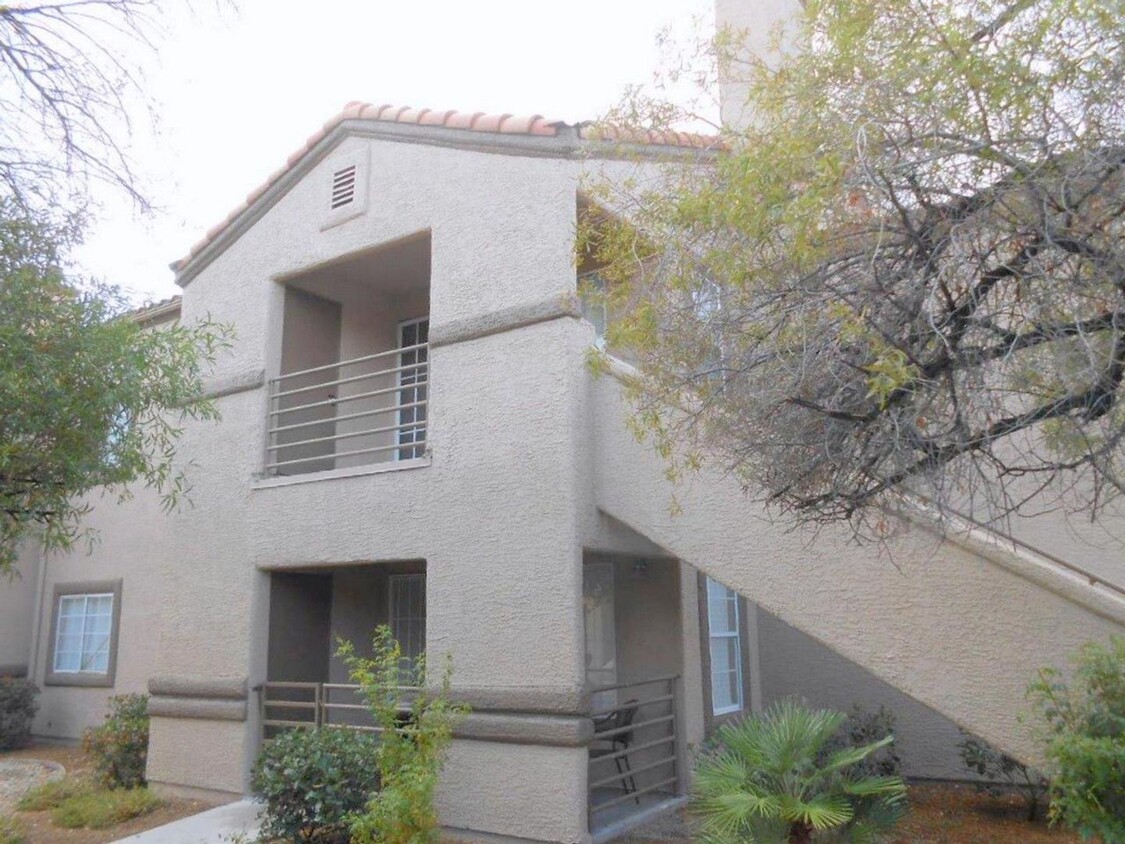 Primary Photo - Second Floor Condo with 2 Master Bedrooms ...