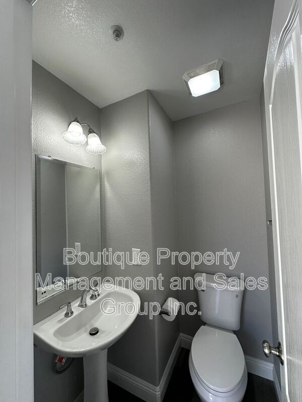 Foto del edificio - 1455 E Holcomb Pl