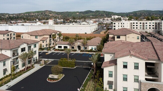 Diseño de apartamentos que se elevan con propósito. - Altura at the Groves