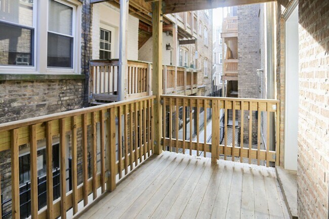 Foto del edificio - 5054 N Winchester Ave