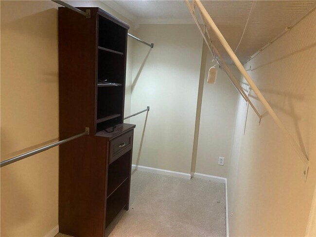 Foto del edificio - 1807 Hampton Woods Way NW