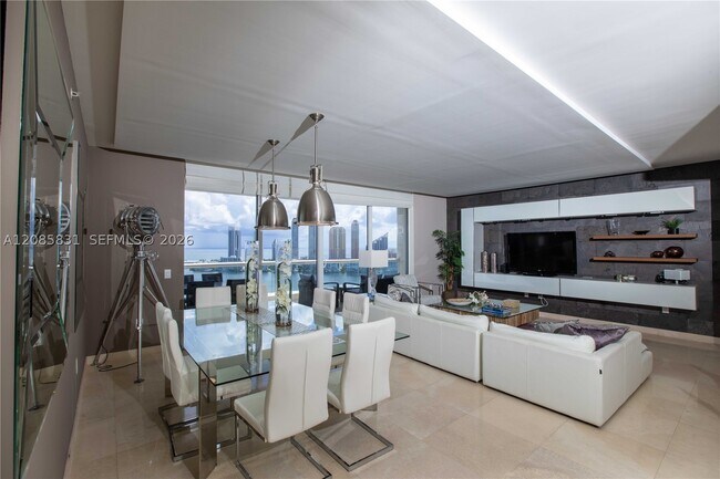 Building Photo - 6000 Island 2602 Is
