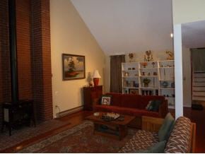 Building Photo - 42 Pleasant Dr