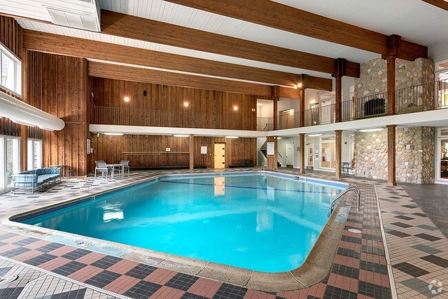 Indoor Pool - Blooming Meadows South