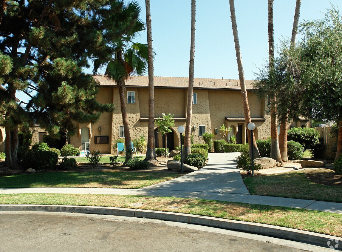 Building Photo - 1960 W Simpson Ave