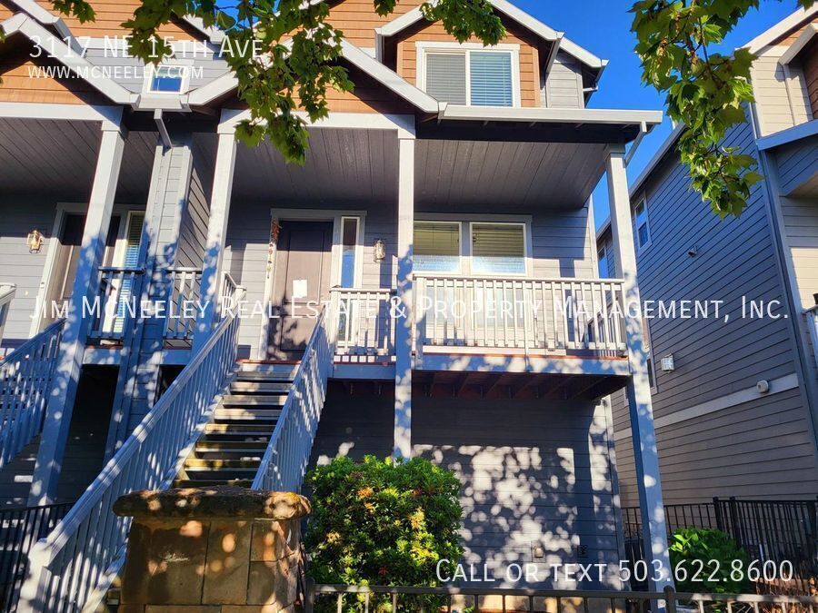 Primary Photo - Beautiful 4 bedroom Jones Farm Townhome ac...